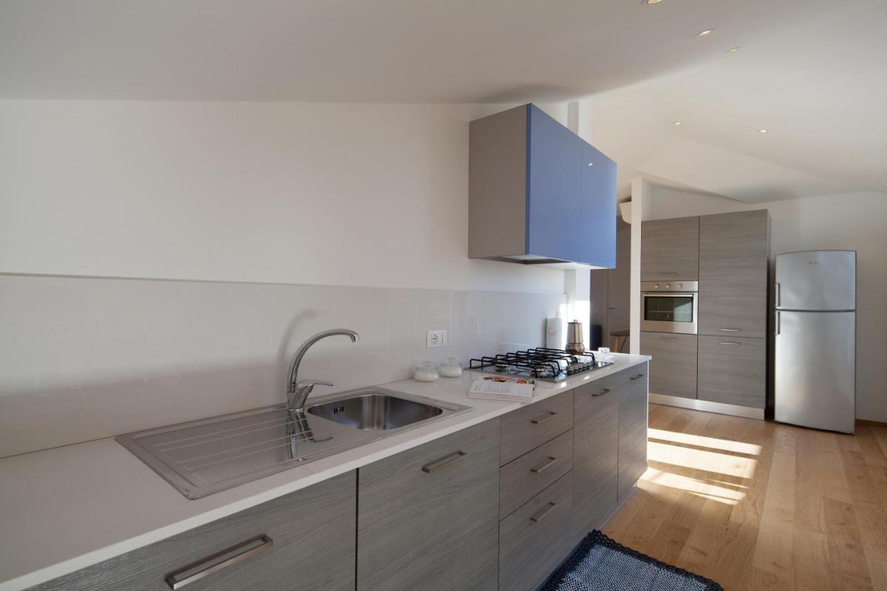 Terrazza Blue Line Apartment Теларо Екстериор снимка