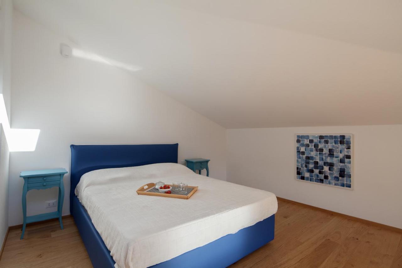 Terrazza Blue Line Apartment Теларо Екстериор снимка