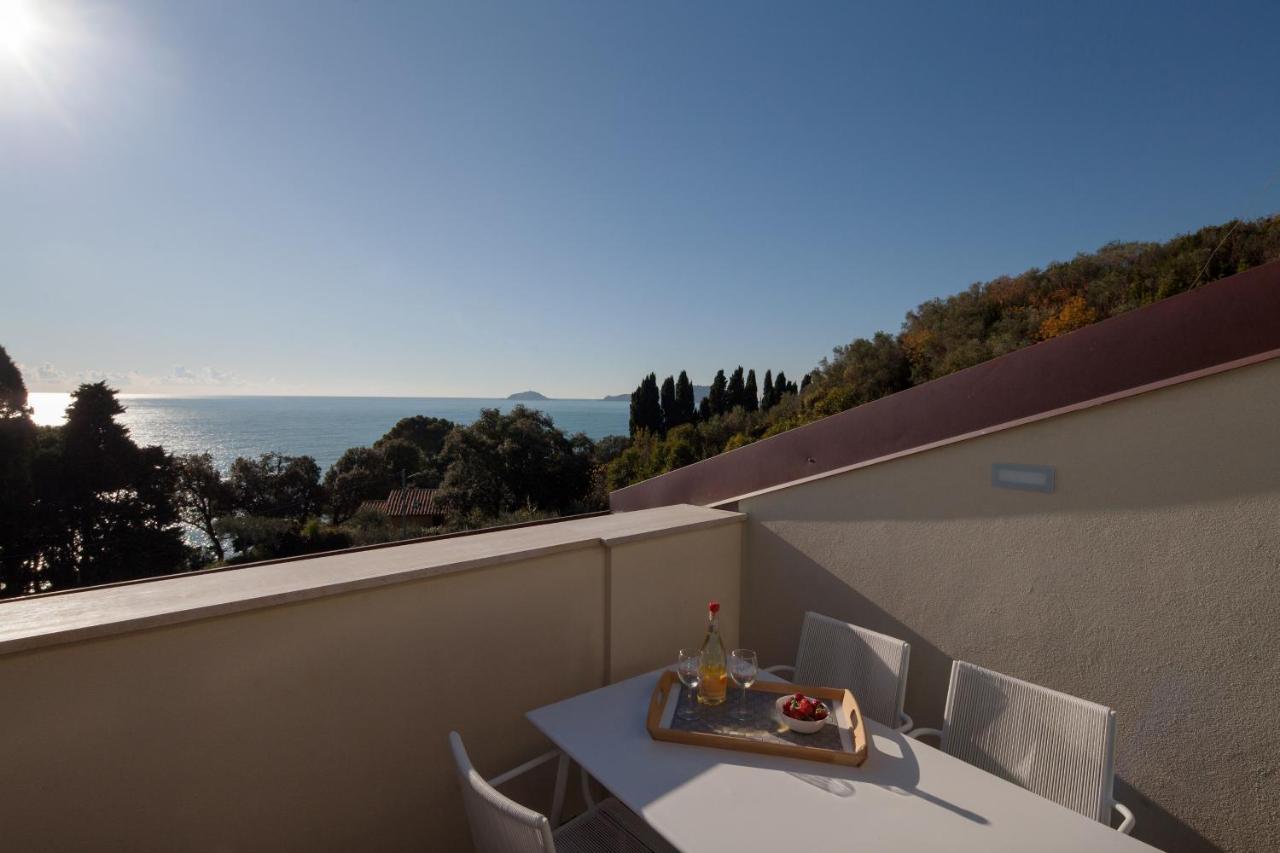 Terrazza Blue Line Apartment Теларо Екстериор снимка