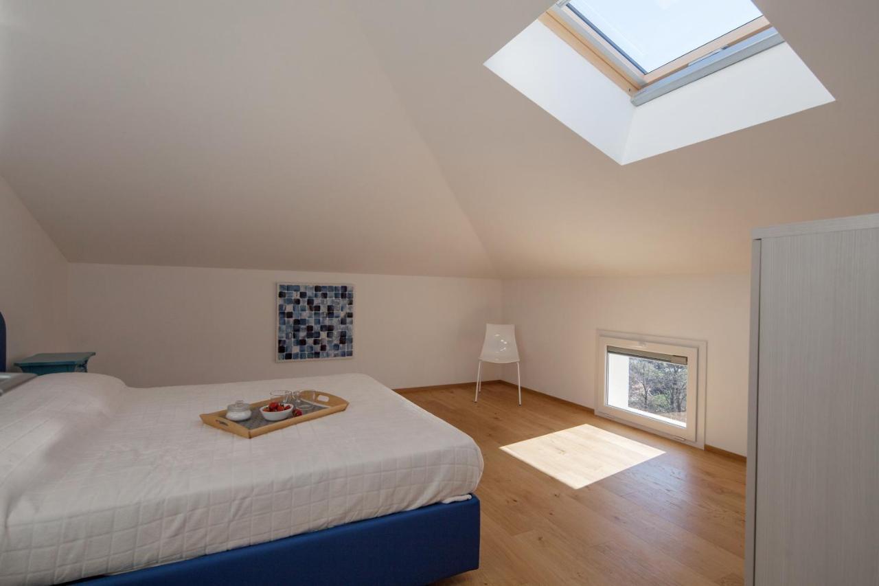 Terrazza Blue Line Apartment Теларо Екстериор снимка